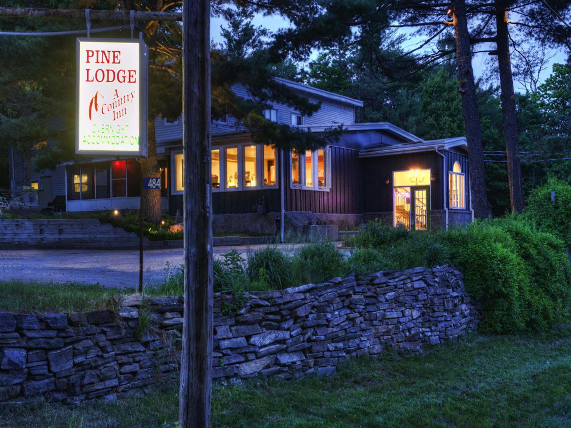 Pine Lodge Muskoka Huntsville Esterno foto